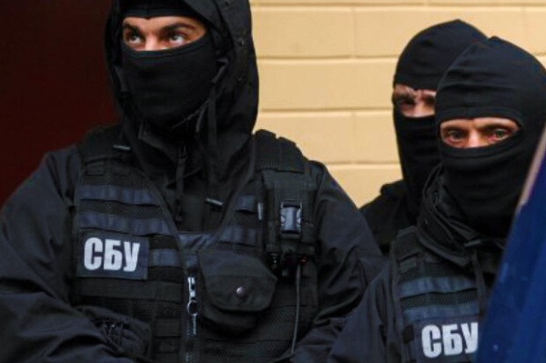 Брали взятки и отмазывали от мобилизации: в Хусте СБУ пришло в ТЦК и ВЛК Брали взятки и отмазывали от мобилизации: в Хусте СБУ пришло в ТЦК и ВЛК