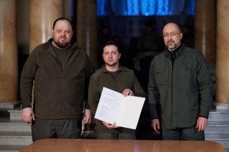 Европарламент принял заявку Украины на членство в ЕС
Европарламент принял заявку Украины на членство в ЕС
