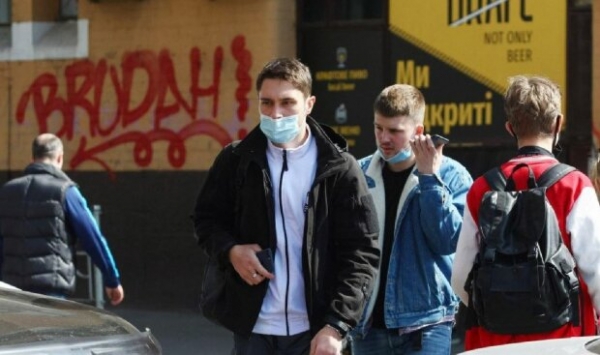 Главное за ночь:&nbsp;мамкины нежности "Холостяка",&nbsp;анти-карантинная литургия, победа украинского языка