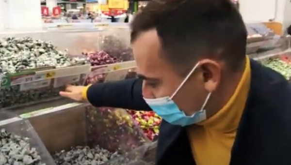 Украинец нашел в столичном магазине горы просрочки: 3 ящика конфет, рыба, халва Украинец нашел в столичном магазине горы просрочки: 3 ящика конфет, рыба, халва