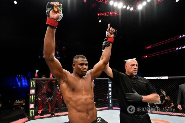 Знаменитый боец UFC Фрэнсис Нганну рассказал о тюрьме и удивил фанатов старым фото
Знаменитый боец UFC Фрэнсис Нганну рассказал о тюрьме и удивил фанатов старым фото