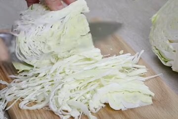 Ешьте квашеную капусту как можно чаще и избавьтесь от целлюлита: чем еще полезна зимняя вкусняшка Ешьте квашеную капусту как можно чаще и избавьтесь от целлюлита: чем еще полезна зимняя вкусняшка
