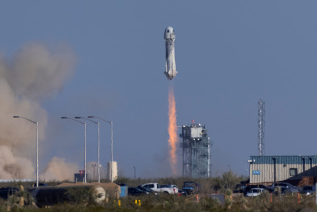 Компания Blue Origin совершит сегодня третий туристический полет Компания Blue Origin совершит сегодня третий туристический полет
