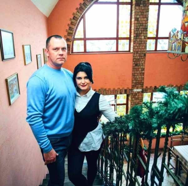 "Главный по мобилизации" Хустского ТЦК, который сорит долларами по пьяни, имеет российские корни и родственников-путинистов "Главный по мобилизации" Хустского ТЦК, который сорит долларами по пьяни, имеет российские корни и родственников-путинистов