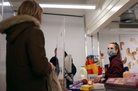 Штрафы за отказ обслуживать на украинском языке будут налагать не на продавцов или кассиров, а на владельцев Штрафы за отказ обслуживать на украинском языке будут налагать не на продавцов или кассиров, а на владельцев