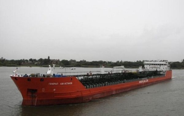 В Азовском море взорвался танкер под путинским флагом, трех человек до сих пор не могут найти В Азовском море взорвался танкер под путинским флагом, трех человек до сих пор не могут найти