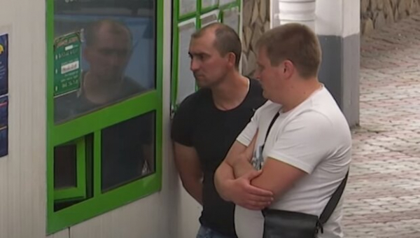 Как мужчина может законно выехать за границу - в Госпогранслужбе разъяснили детали Как мужчина может законно выехать за границу - в Госпогранслужбе разъяснили детали