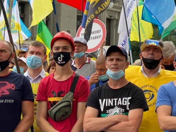 После встречи с ОП шахтеры отказались остановить забастовку до протокольного решения - лидер горняков После встречи с ОП шахтеры отказались остановить забастовку до протокольного решения - лидер горняков