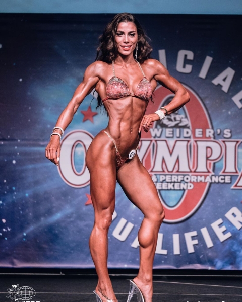 Итальянская чемпионка снялась в обнаженной фотосессии
Итальянская чемпионка снялась в обнаженной фотосессии