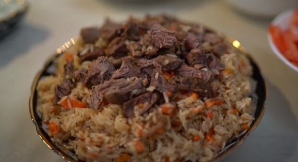 Пошаговый рецепт настоящего узбекского плова: с мясом, которое тает во рту