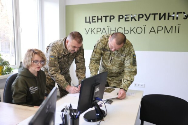 В Украине хотят создать армию, которой не нужно будет воевать: "Ты не скажешь, что бежал в другую страну" В Украине хотят создать армию, которой не нужно будет воевать: "Ты не скажешь, что бежал в другую страну"