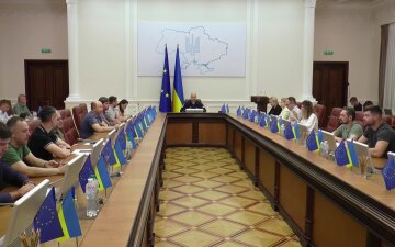 С депутатов и чиновников сняли важный запрет: что разрешили С депутатов и чиновников сняли важный запрет: что разрешили