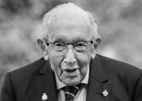 Умер 100-летний ветеран Том Мур, собравший миллионы для врачей