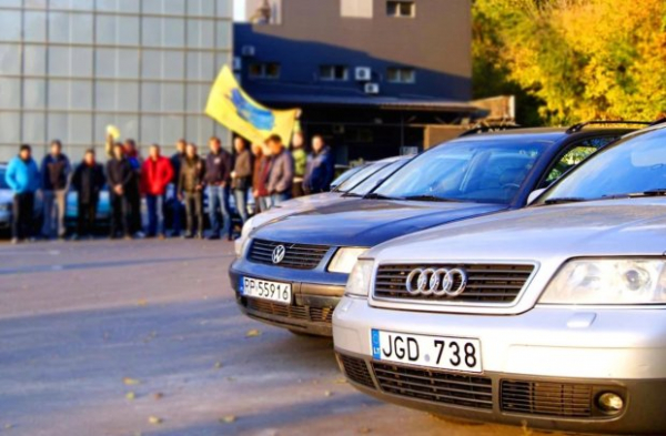 Чиновники потратили 3,7 млрд на автомобили: предпочли джипы, пикапы и кроссоверы Чиновники потратили 3,7 млрд на автомобили: предпочли джипы, пикапы и кроссоверы
