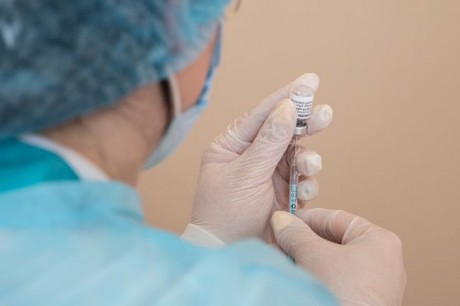 В Киеве началась вакцинация против COVID-19 вакциной Pfizer В Киеве началась вакцинация против COVID-19 вакциной Pfizer