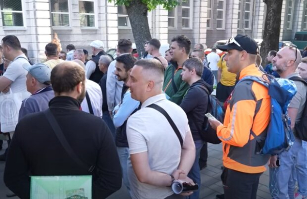 Главные новости за 12 июля: ТЦК больше не будут подписывать повестки, пока тарифы растут, как и курс гривны Главные новости за 12 июля: ТЦК больше не будут подписывать повестки, пока тарифы растут, как и курс гривны