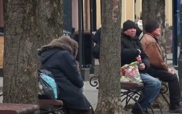 Весной украинцам дважды поднимут пенсионные выплаты: кто в числе счастливчиков Весной украинцам дважды поднимут пенсионные выплаты: кто в числе счастливчиков
