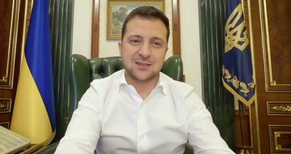Елки в продаже до Рождества: Зеленского предупредили перед возможным локдауном