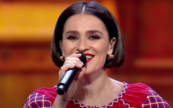 Звезда "Женского квартала" Марта Адамчук ослепила украинцев улыбкой и раскрыла секрет позитива: "ВСУ" Звезда "Женского квартала" Марта Адамчук ослепила украинцев улыбкой и раскрыла секрет позитива: "ВСУ"