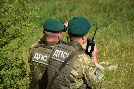 Украинским пограничникам разрешили без предупреждения сбивать дроны-нарушители Украинским пограничникам разрешили без предупреждения сбивать дроны-нарушители