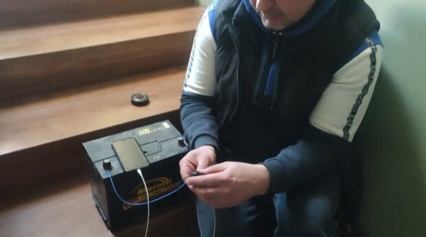 Как зарядить мобильник при помощи автомобильного аккумулятора: все варианты