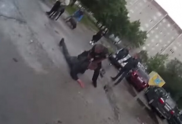 На копов спустили собаку и надавали им по голове - перестрелка на украинской дороге На копов спустили собаку и надавали им по голове - перестрелка на украинской дороге