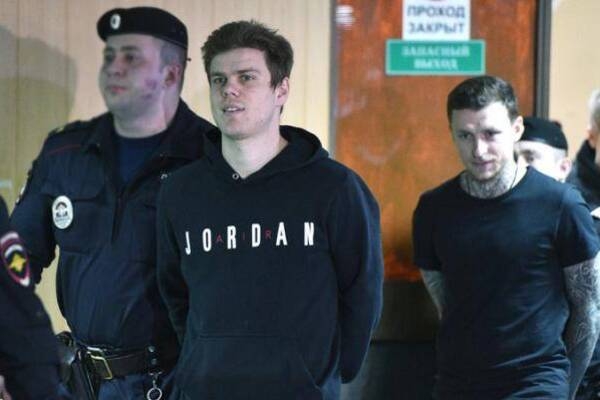 
Приговор Кокорину и Мамаеву отменен
 
