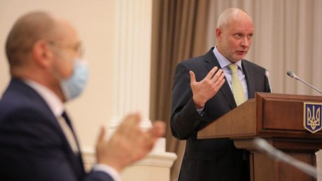 Посол ЕС впервые выступил с речью на украинском и процитировал Стуса Посол ЕС впервые выступил с речью на украинском и процитировал Стуса