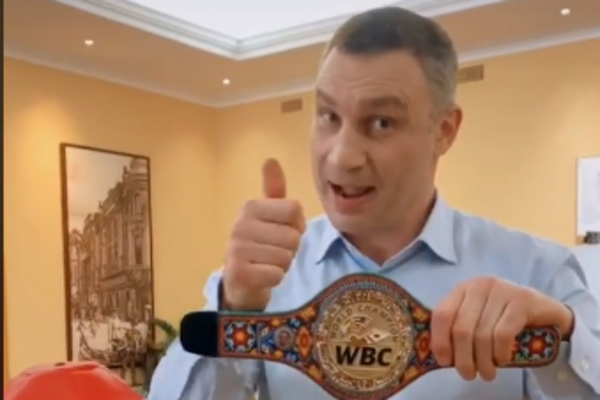 "Где и с чем можешь": Виталий Кличко записал мотивационное видео
"Где и с чем можешь": Виталий Кличко записал мотивационное видео