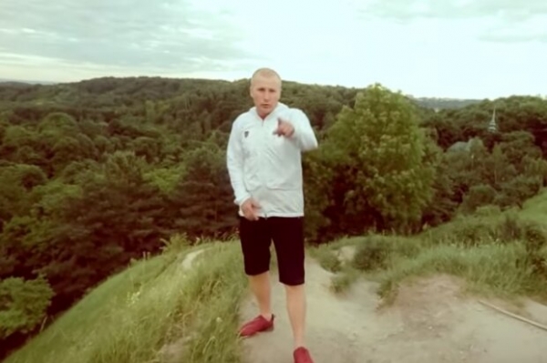 Украинский рэпер подстрелил "рыбу мечты", в сети умирают от зависти из-за длиннющего трофея