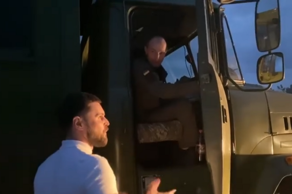 На улицы Черкасс вывели Нацгвардию и колону военной техники. Видео
На улицы Черкасс вывели Нацгвардию и колону военной техники. Видео