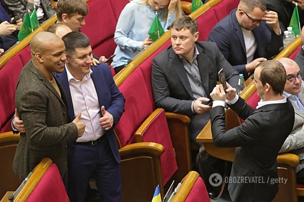 Декларация Жана Беленюка: сотни тысяч наличными и доход в 1 млн
Декларация Жана Беленюка: сотни тысяч наличными и доход в 1 млн