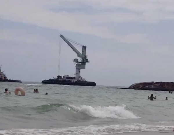 Поднятие танкера "Делфи" сдвинулось с мертвой точки: Андрей Малеванный доложил первые результаты