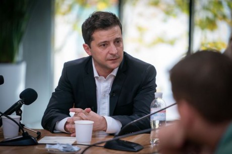 Президент Украины наградил орденами и медалями девяти бойцов