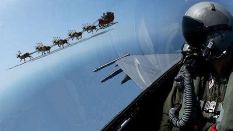 Военные США начали отслеживать путешествие Санта-Клауса вокруг света Военные США начали отслеживать путешествие Санта-Клауса вокруг света