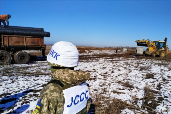 Как украинские военные спасают прифронтовую зону: защищают и ремонтируют