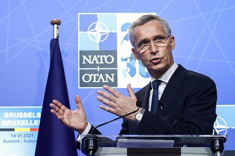 НАТО требует от Украины больше усилий для вступления в Альянс НАТО требует от Украины больше усилий для вступления в Альянс