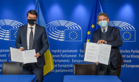 ВР и Европарламент подписали меморандум о взаимопонимании ВР и Европарламент подписали меморандум о взаимопонимании