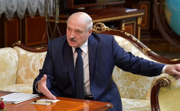 Сторонники Лукашенко предложили "перенести" столицу Украины в поселок
Сторонники Лукашенко предложили "перенести" столицу Украины в поселок