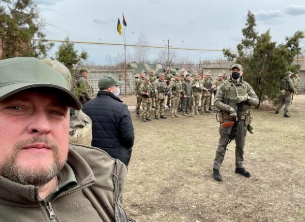 Защитники встретят Пасху с куличами – волонтеры уже готовят тысячи вкусностей Защитники встретят Пасху с куличами – волонтеры уже готовят тысячи вкусностей