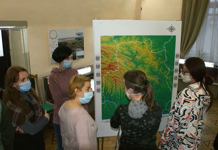 В Виннице представили результаты разведки о крепостях и поселениях тысячелетней давности В Виннице представили результаты разведки о крепостях и поселениях тысячелетней давности
