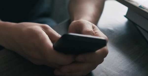 Украинцы просят Зеленского запретить TikTok в Украине из-за детей: "Почему не создать свое?" Украинцы просят Зеленского запретить TikTok в Украине из-за детей: "Почему не создать свое?"