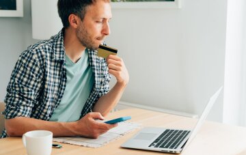 Украинцы ищут выход: как обойти лимит на переводы более 150 тысяч гривен Украинцы ищут выход: как обойти лимит на переводы более 150 тысяч гривен