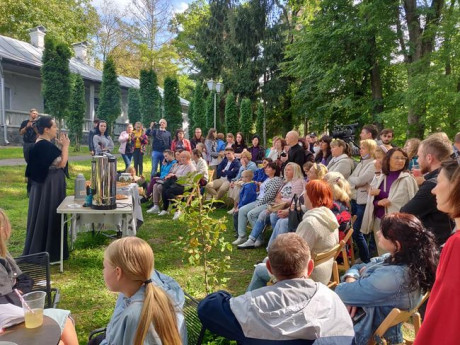 В Виннице на территории музея Пирогова устроили масштабный пикник В Виннице на территории музея Пирогова устроили масштабный пикник