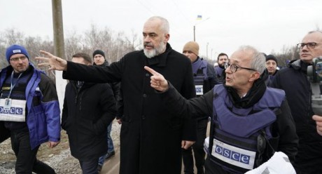 Зеленский обсудил с главой ОБСЕ координацию усилий по мирному урегулированию на Донбассе Зеленский обсудил с главой ОБСЕ координацию усилий по мирному урегулированию на Донбассе