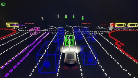 Автопилоты Tesla и Google сравнили в одинаковых условиях