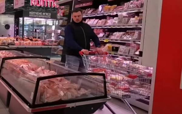 Супермаркеты изменили цены на популярные мясные продукты: что можно взять дешевле Супермаркеты изменили цены на популярные мясные продукты: что можно взять дешевле