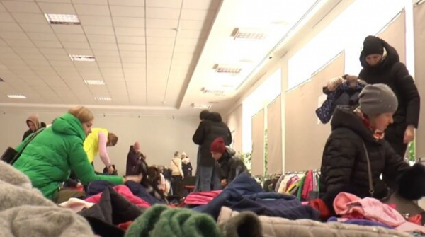 Украинцы могут бесплатно получить продукты, одежду и электронику: кому положено