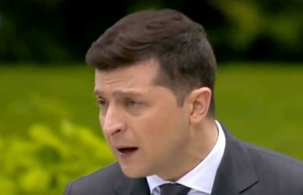 Зеленский вместо объяснений засыпал украинцев новыми обещаниями - "Зарплата пять тысяч - это не бедность" Зеленский вместо объяснений засыпал украинцев новыми обещаниями - "Зарплата пять тысяч - это не бедность"
