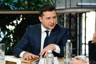 Зеленский ответил на петицию о воинском учете для женщин: список профессий сократят
